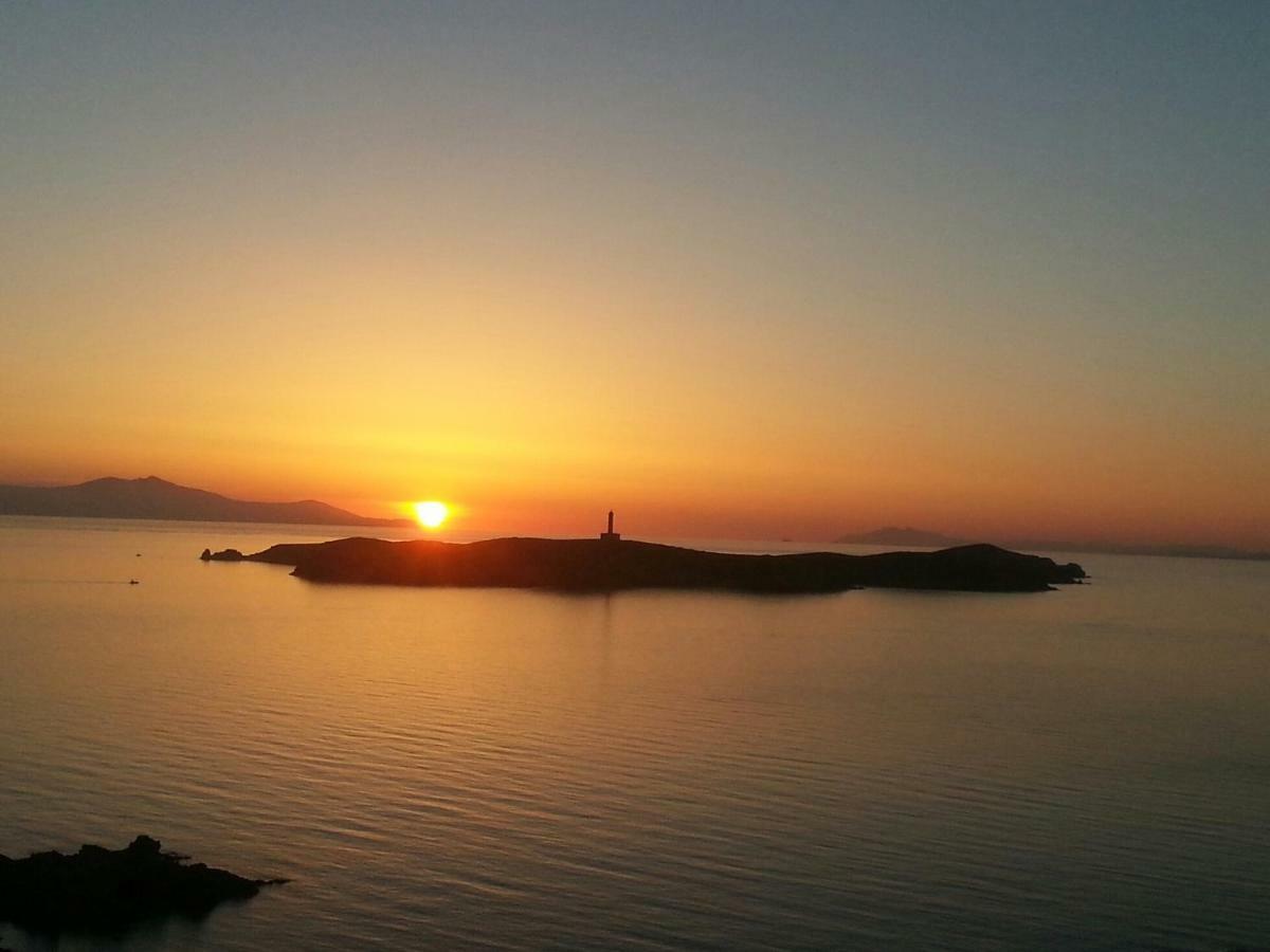 Aegean View - Seaside Apartment In Syros Azolimnos Exterior foto